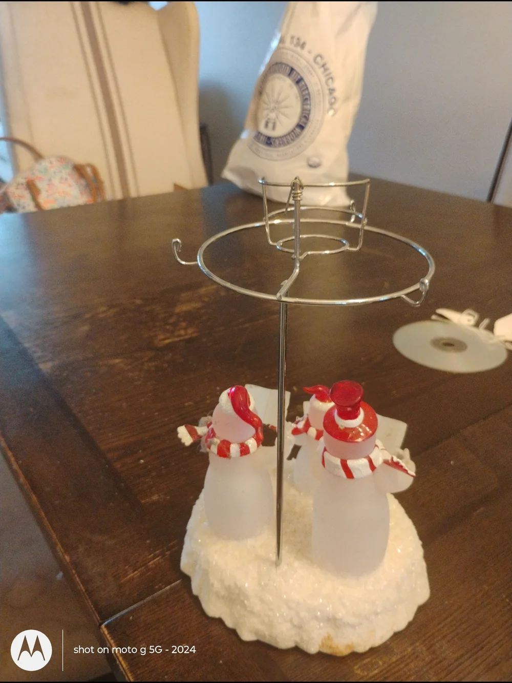 Snowman Trio Table Lamp with Glittery White Shade
